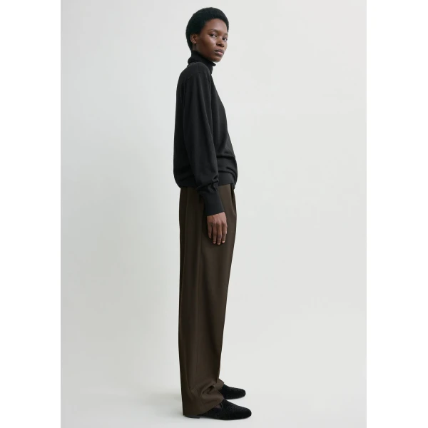 Toteme Pleat trousers in Pepper, view 3