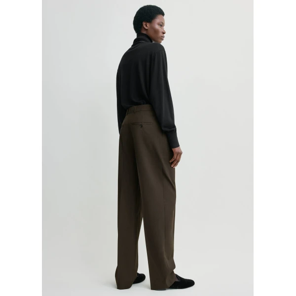 Toteme Pleat trousers in Pepper, view 4
