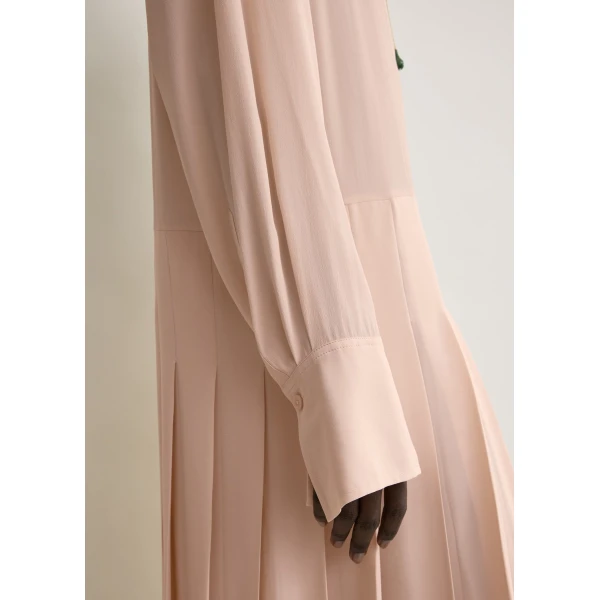 Toteme Pleated shirtdress in Dusty pink Dress, view 5