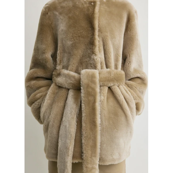 Toteme Plush shearling jacket in Rye, view 4