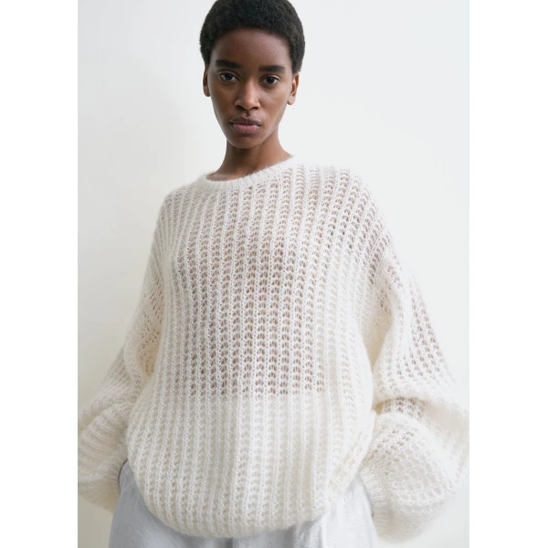 Toteme Puffed knit off-white in Off white, view 5