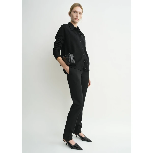 Toteme Raglan-sleeve cashmere cardigan in Black, view 3
