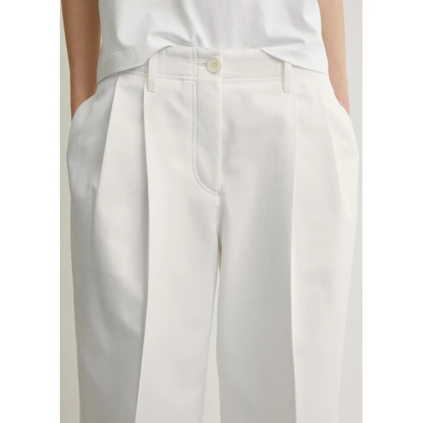 Toteme Relaxed chino trousers in White, view 5