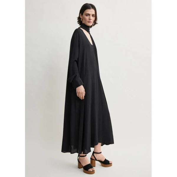 Toteme Rounded neckline dress in Black, view 3