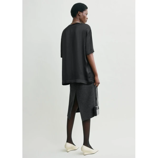Toteme Satin tee in Black Top, view 4