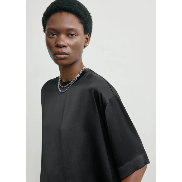 Toteme Satin tee in Black Top, view 5