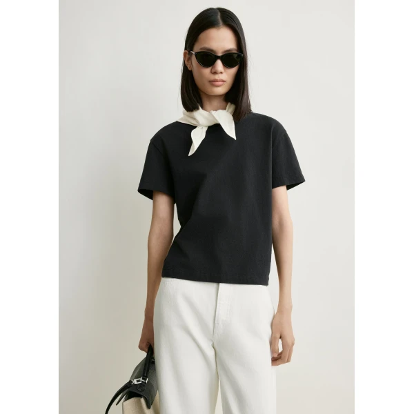 Toteme Scarf tee in Black / Ecru, view 5