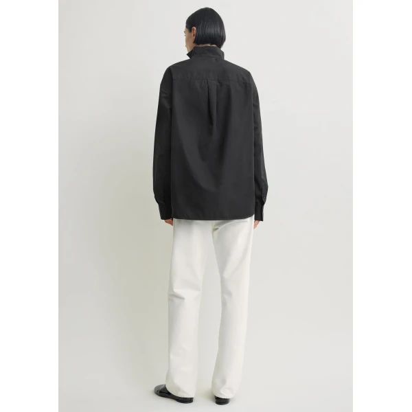 Toteme Sharp poplin shirt in Black, view 4