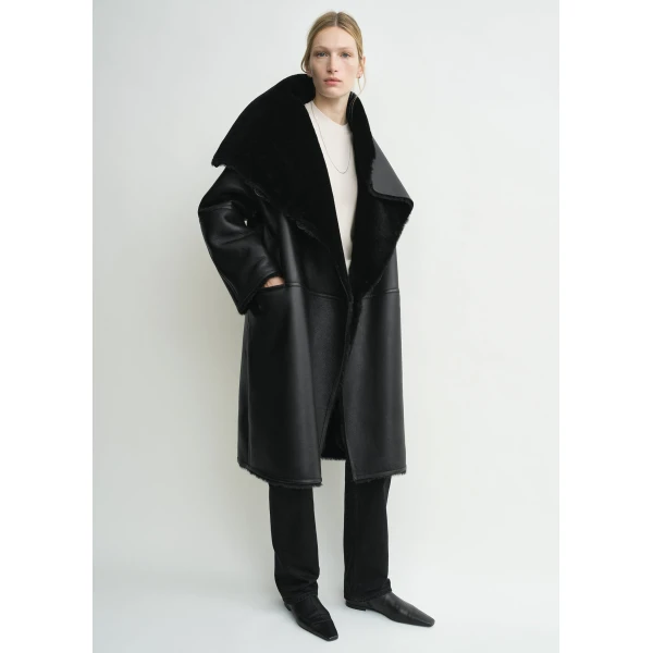 Toteme Shearling wrap coat in Black, view 2