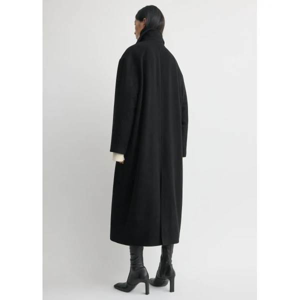 Toteme Shield coat in Black, view 4