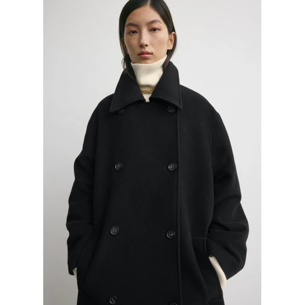 Toteme Shield coat in Black, view 5