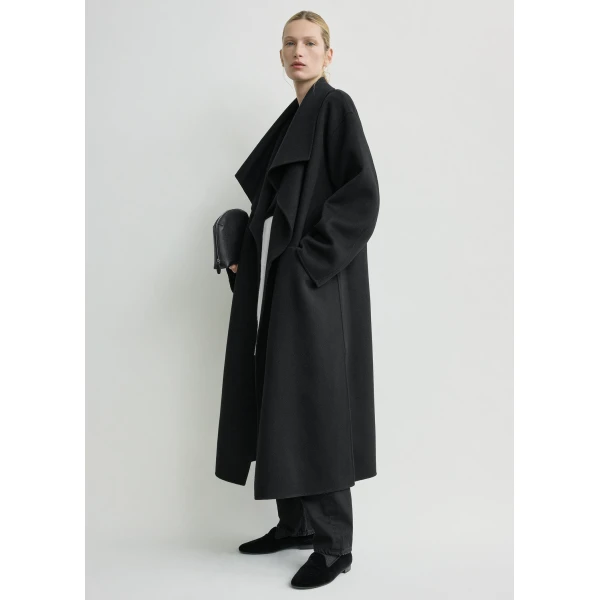 Toteme Signature doublé coat in Black, view 3