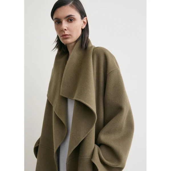 Toteme Signature doublé coat in Hazel, view 5