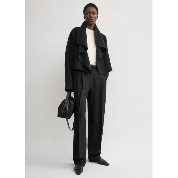 Toteme Signature doublé jacket in Black, view 2
