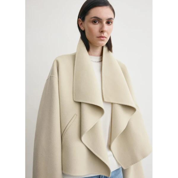 Toteme Signature doublé jacket in Peanut, view 5