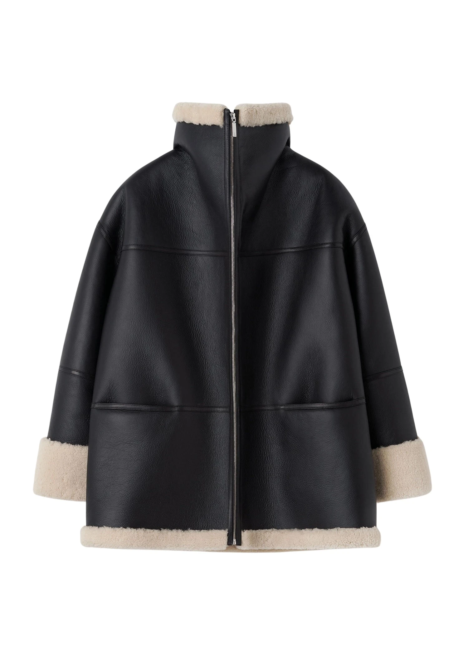 Toteme Signature shearling jacket in Black / Off-white