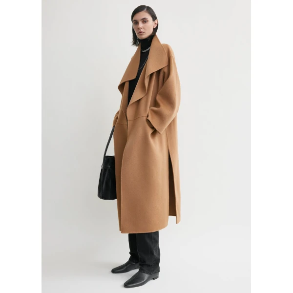 Toteme Signature wool cashmere coat in Camel, view 2