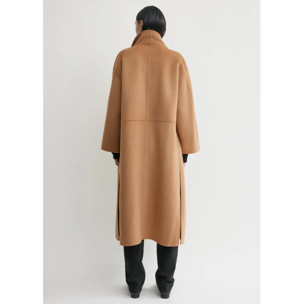 Toteme Signature wool cashmere coat in Camel, view 4