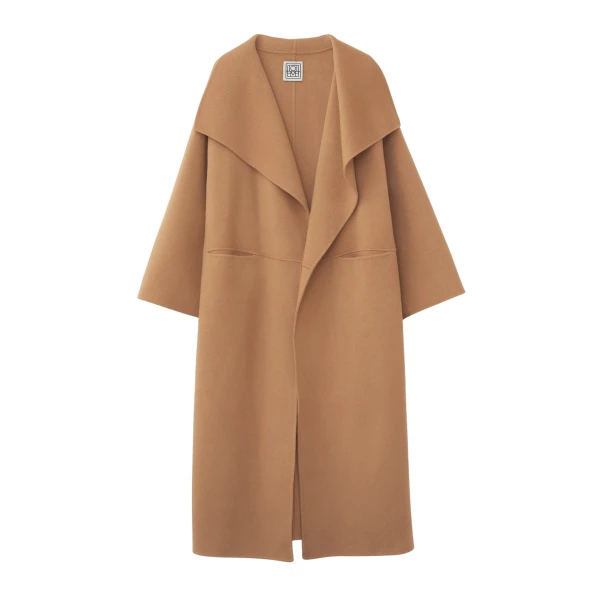 Toteme Signature wool cashmere coat in Camel