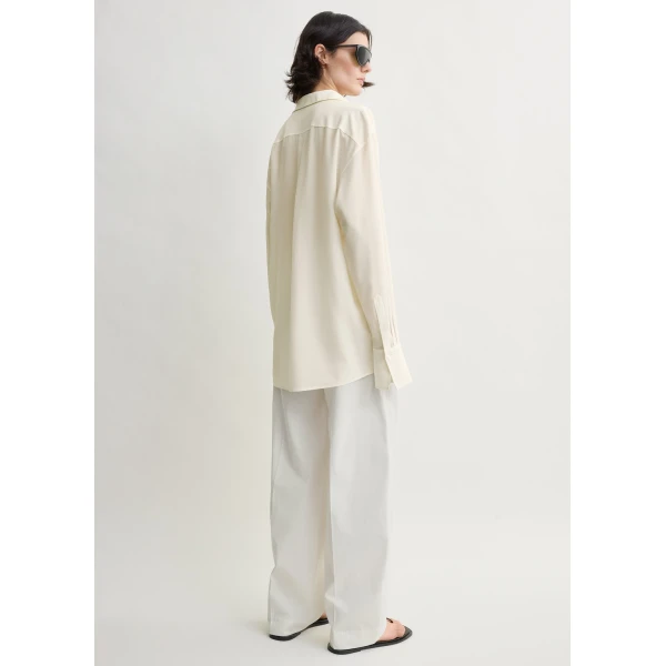 Toteme Silk crepe shirt in Off-white, view 4