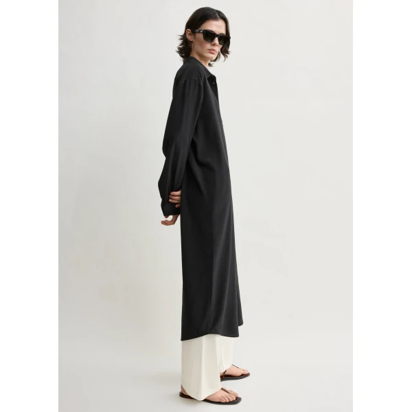 Toteme Silk shirtdress in Black Dress, view 3