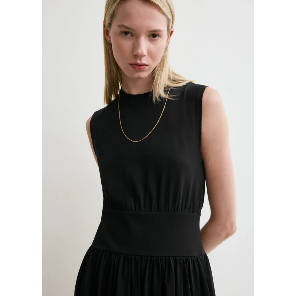 Toteme Sleeveless cotton tee dress in Black, view 5