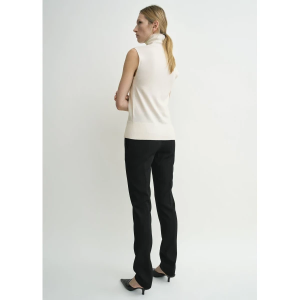 Toteme Sleeveless fine turtleneck in Ecru Knit, view 4