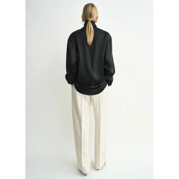 Toteme Slouch-neck blouse in Black, view 4