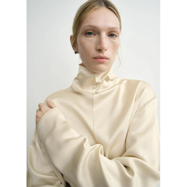 Toteme Slouch-neck blouse in Ecru, view 5