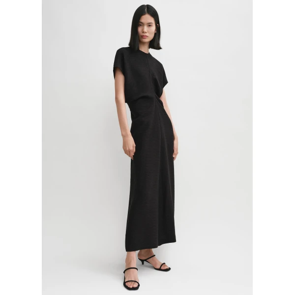 Toteme Slouch waist crinkled dress in Black, view 3