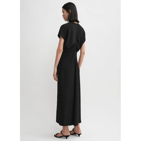 Toteme Slouch waist crinkled dress in Black, view 4
