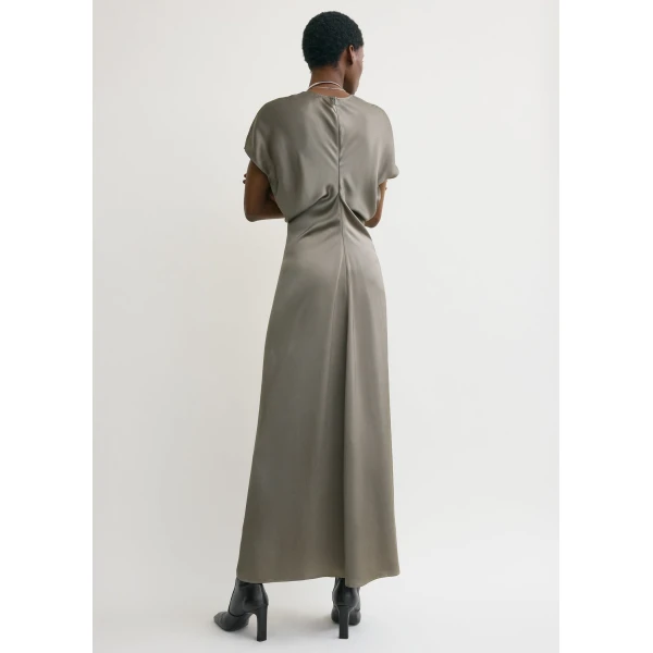 Toteme Slouch waist dress in Taupe, view 4