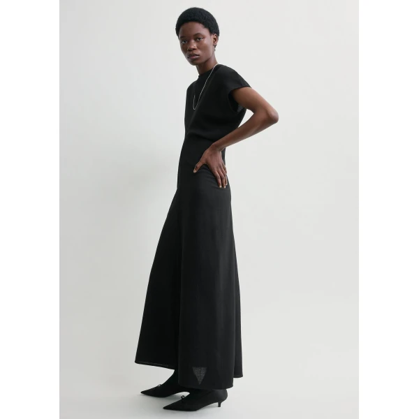 Toteme Slouch waist wool dress in Black, view 3