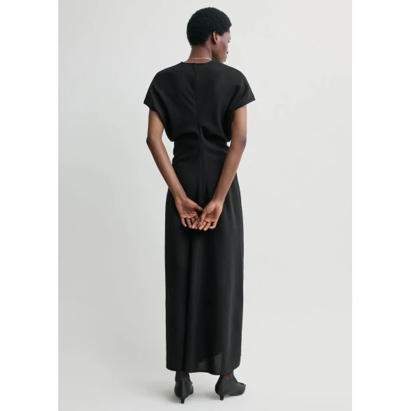 Toteme Slouch waist wool dress in Black, view 4