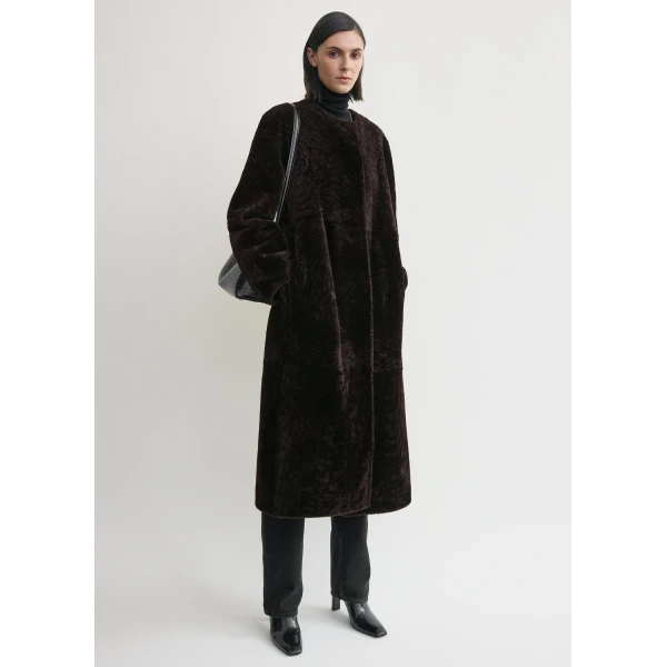 Toteme Soft shearling coat in Bark, view 2
