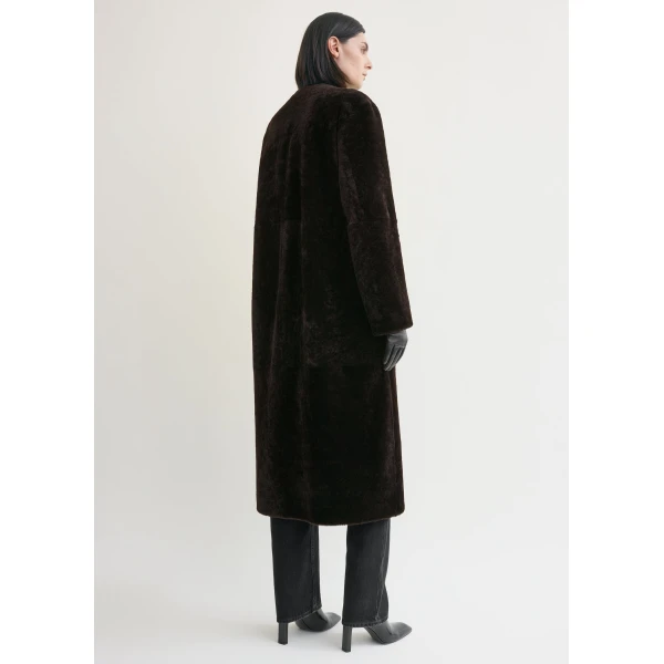 Toteme Soft shearling coat in Bark, view 5