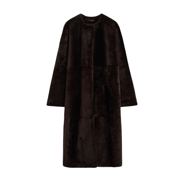 Toteme Soft shearling coat in Bark