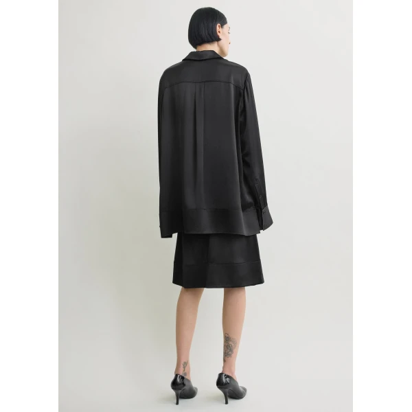 Toteme Soft tuxedo shirt in Black, view 5