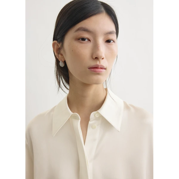 Toteme Soft tuxedo shirt in White, view 6
