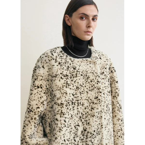 Toteme Stracciatella shearling coat black/white in Black-white, view 5