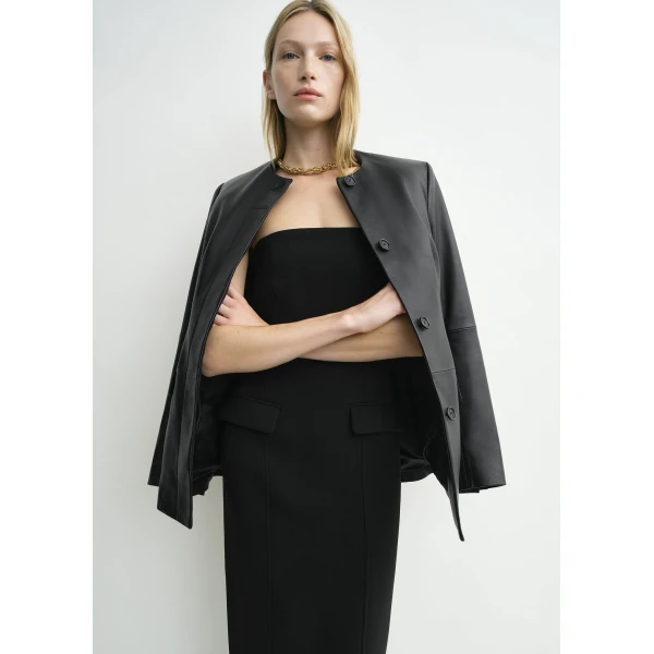 Toteme Strapless pocket dress in Black, view 6