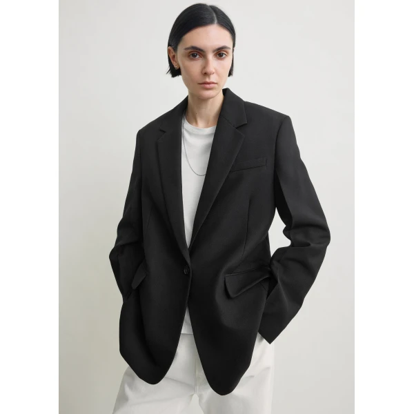 Toteme Tailored blazer in Black, view 5