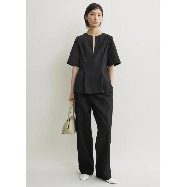 Toteme Tailored cotton top in Black, view 2