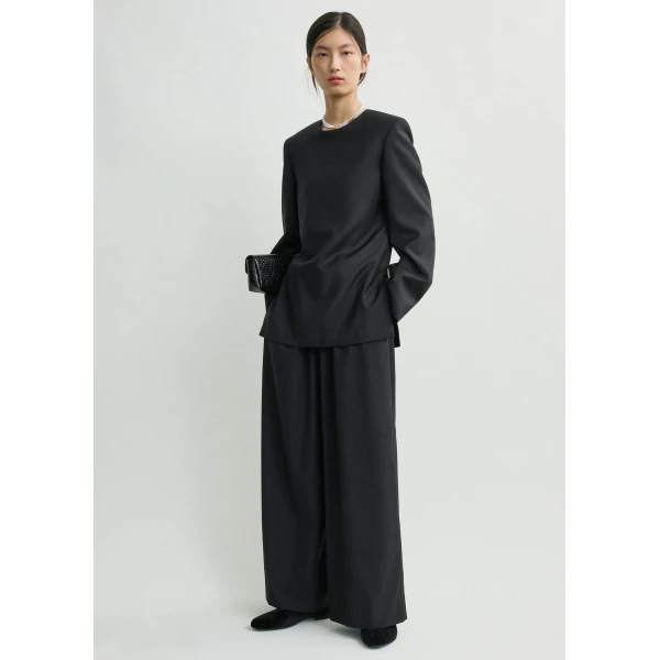 Toteme Tailored dinner blouse in Black, view 2