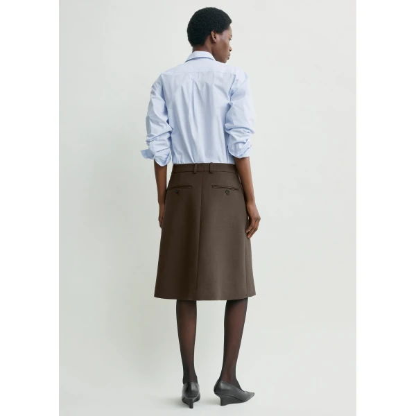 Toteme Tailored pleat skirt in Bark, view 4