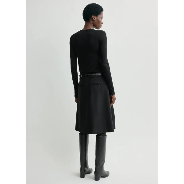 Toteme Tailored pleat skirt in Black, view 4