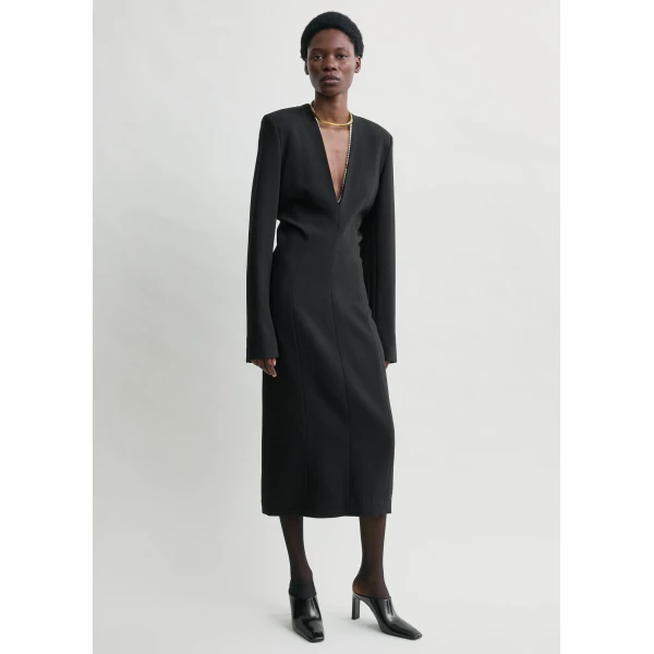 Toteme Tailored slouch dress in Black, view 3