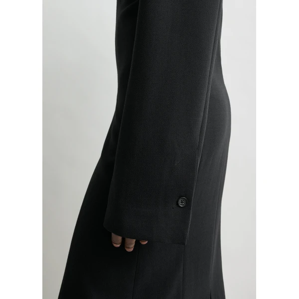 Toteme Tailored slouch dress in Black, view 5