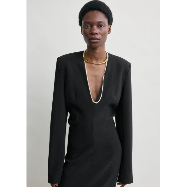 Toteme Tailored slouch dress in Black, view 6