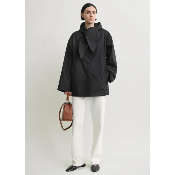 Toteme Technical scarf jacket in Black, view 2